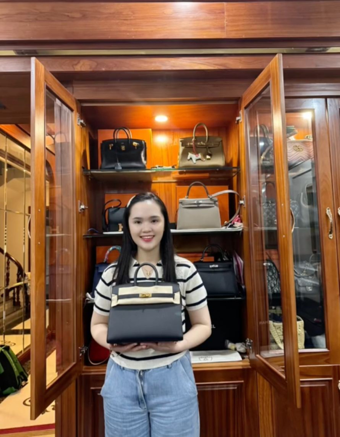 Ái nữ nhà cựu Chủ tịch CLB Sài Gòn được Duy Mạnh tặng túi Hermes giá hơn 700 triệu, khoe luôn tủ túi hàng hiệu bạc tỷ đáng mơ ước- Ảnh 2.