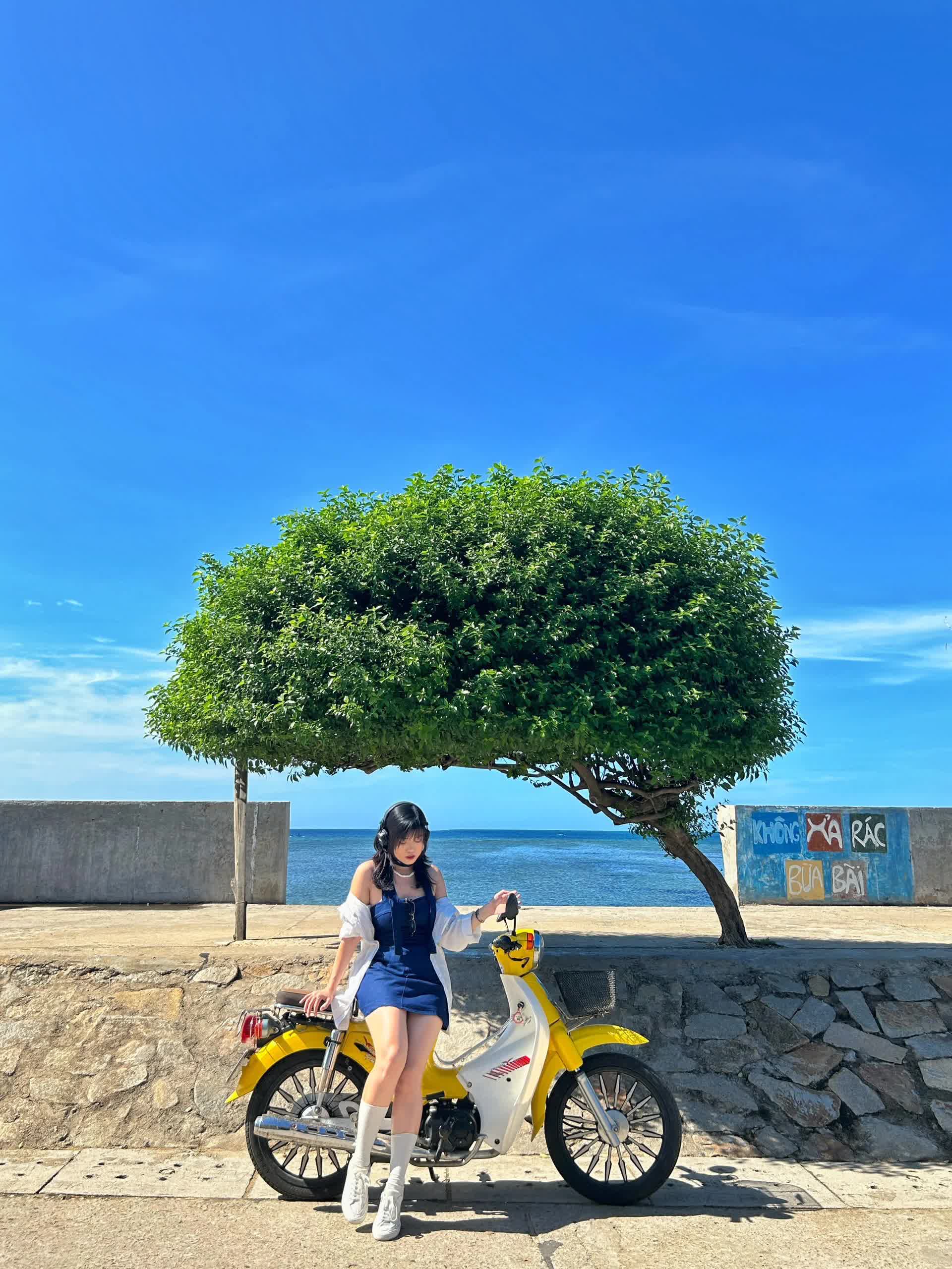 Đảo Phú Quý bắt đầu vào mùa biển xanh nắng vàng, chỉ cần đứng vào là có ảnh đẹp- Ảnh 11.