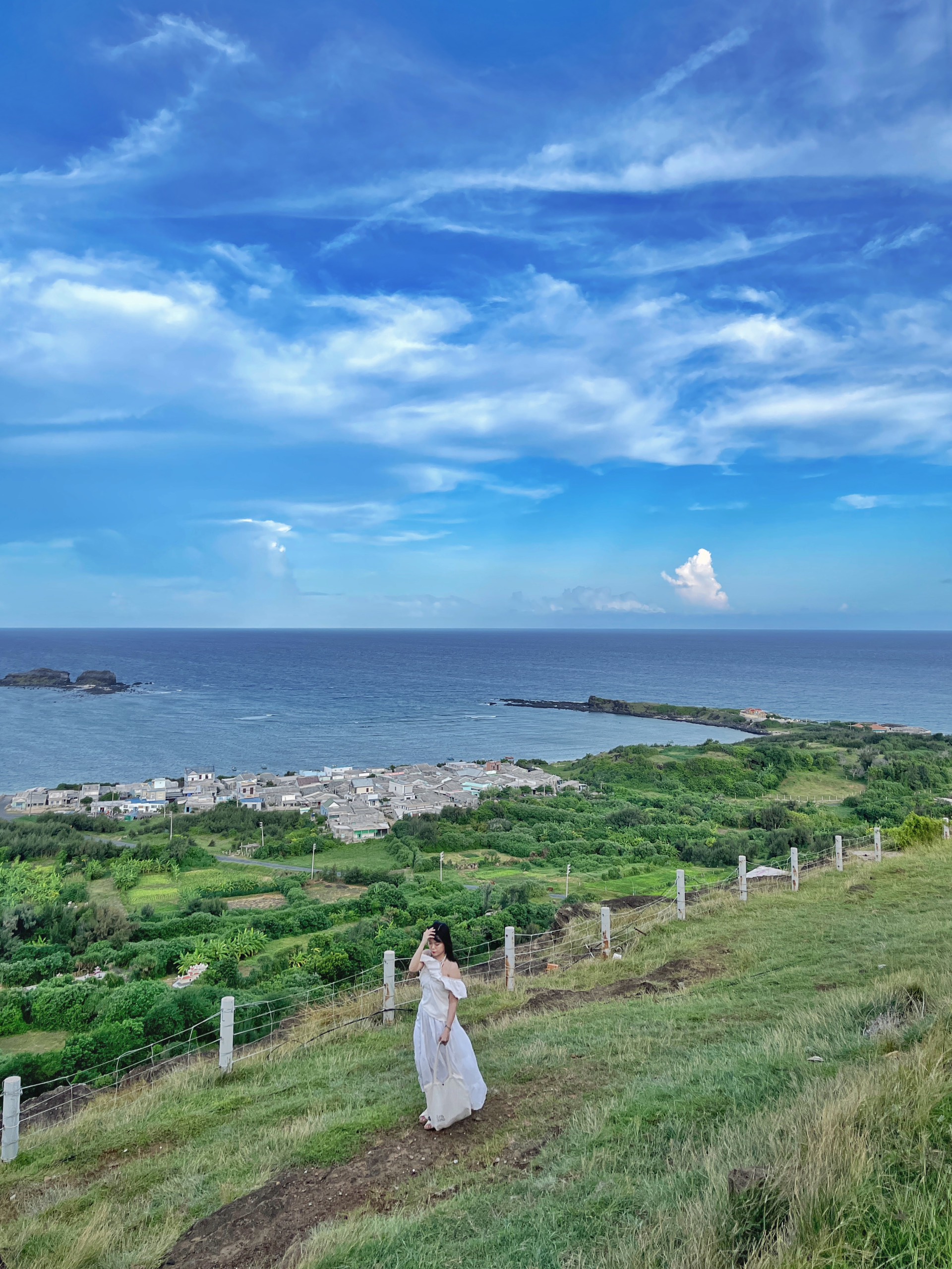 Đảo Phú Quý bắt đầu vào mùa biển xanh nắng vàng, chỉ cần đứng vào là có ảnh đẹp- Ảnh 7.