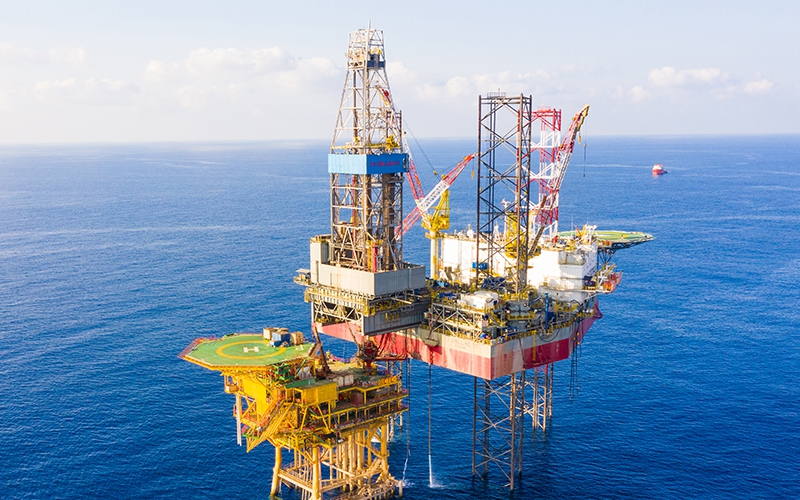 Đại gia Trung Đông Saudi Aramco hoãn mở rộng khai thác dầu, công ty ngành dầu khí Việt Nam ảnh hưởng ra sao?