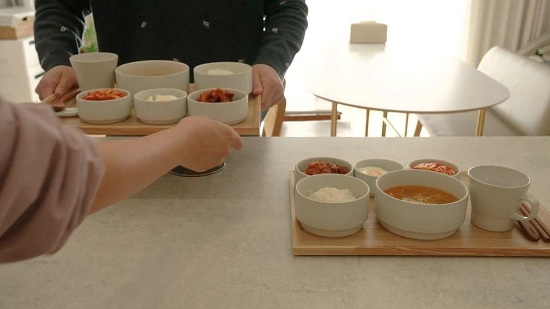 Mẹ đảm Hàn Quốc áp dụng 11 thủ thuật này để có căn bếp sạch sẽ và tăng gấp đôi dung lượng lưu trữ- Ảnh 4.