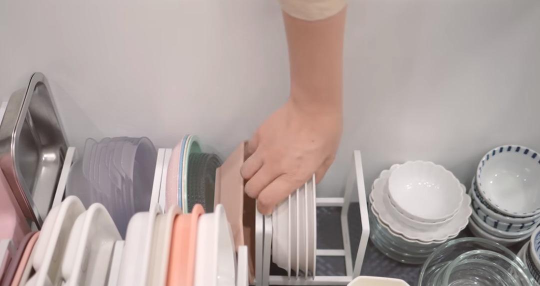 Mẹ đảm Hàn Quốc áp dụng 11 thủ thuật này để có căn bếp sạch sẽ và tăng gấp đôi dung lượng lưu trữ- Ảnh 19.