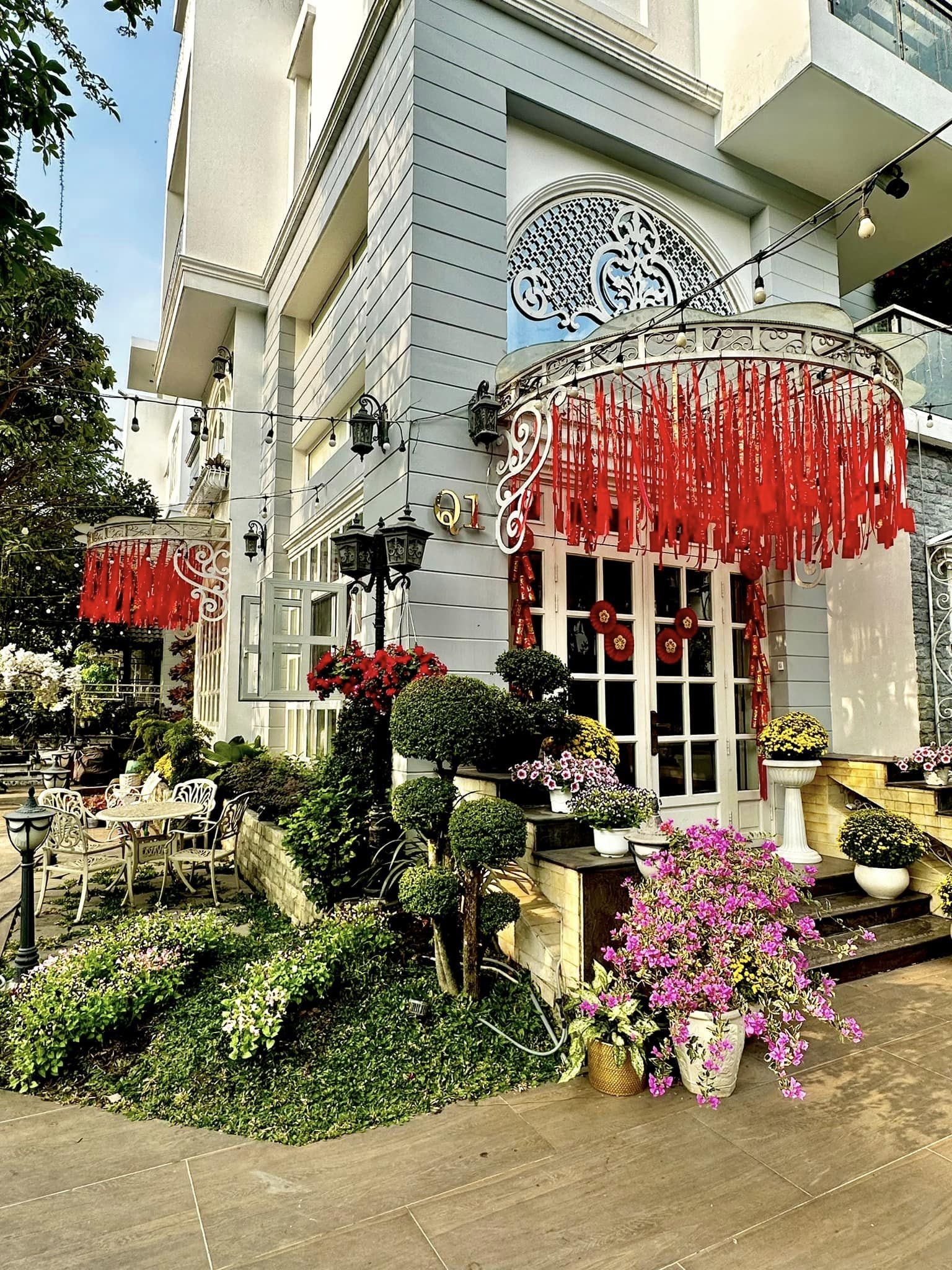 Biệt thự, penthouse của diva Hồng Nhung, người mẫu Thúy Hạnh ngày cận Tết - Ảnh 9.