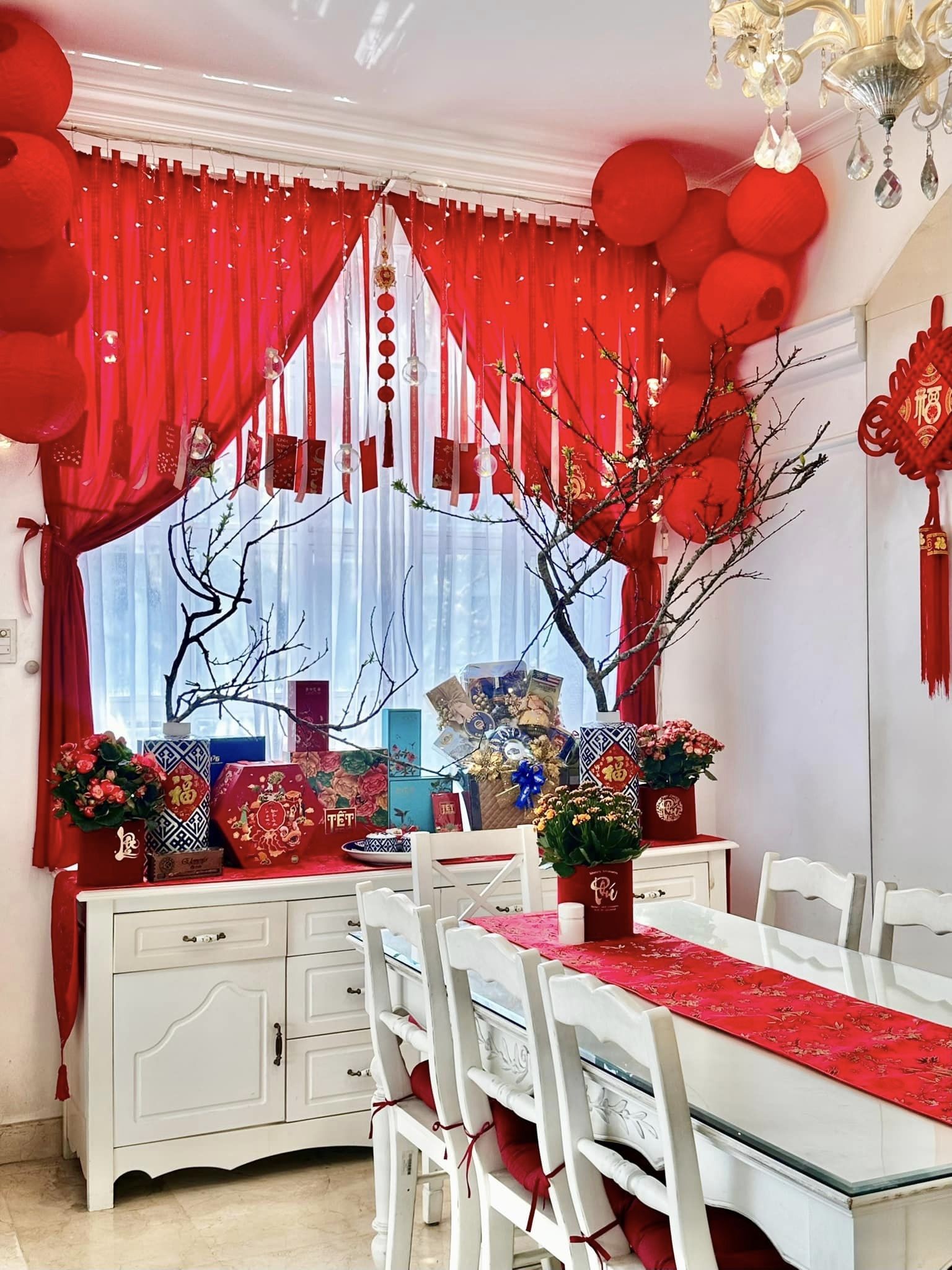Biệt thự, penthouse của diva Hồng Nhung, người mẫu Thúy Hạnh ngày cận Tết - Ảnh 8.