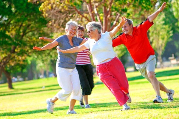 Người qua 55 tuổi vẫn hứng thú làm tốt 6 điều này, chứng tỏ thể lực và tinh thần còn rất sung mãn: Số 1 không phải tập thể dục - Ảnh 3.