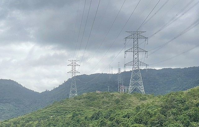 Hoàn thành đường dây 220kV Nha Trang – Tháp Chàm - Ảnh 1.