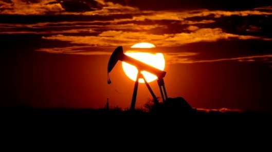 Từng kêu gọi  ‘tẩy chay’ dầu Nga, quốc gia này bị phát hiện vẫn âm thầm mua hàng chục nghìn tấn dầu, sức hút của dầu giá rẻ ngày càng tăng - Ảnh 1.