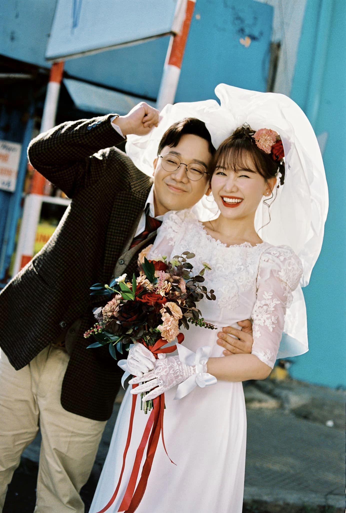 Trấn Thành khó hiểu khi Hari Won đòi chụp ảnh cưới kỷ niệm 7 năm, hoá ra vì lý do không ai ngờ đến!- Ảnh 2.