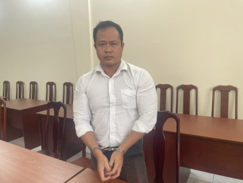 Công an TP HCM bắt 1 chuyên viên thanh tra giám sát Ngân hàng Nhà nước - Ảnh 1.