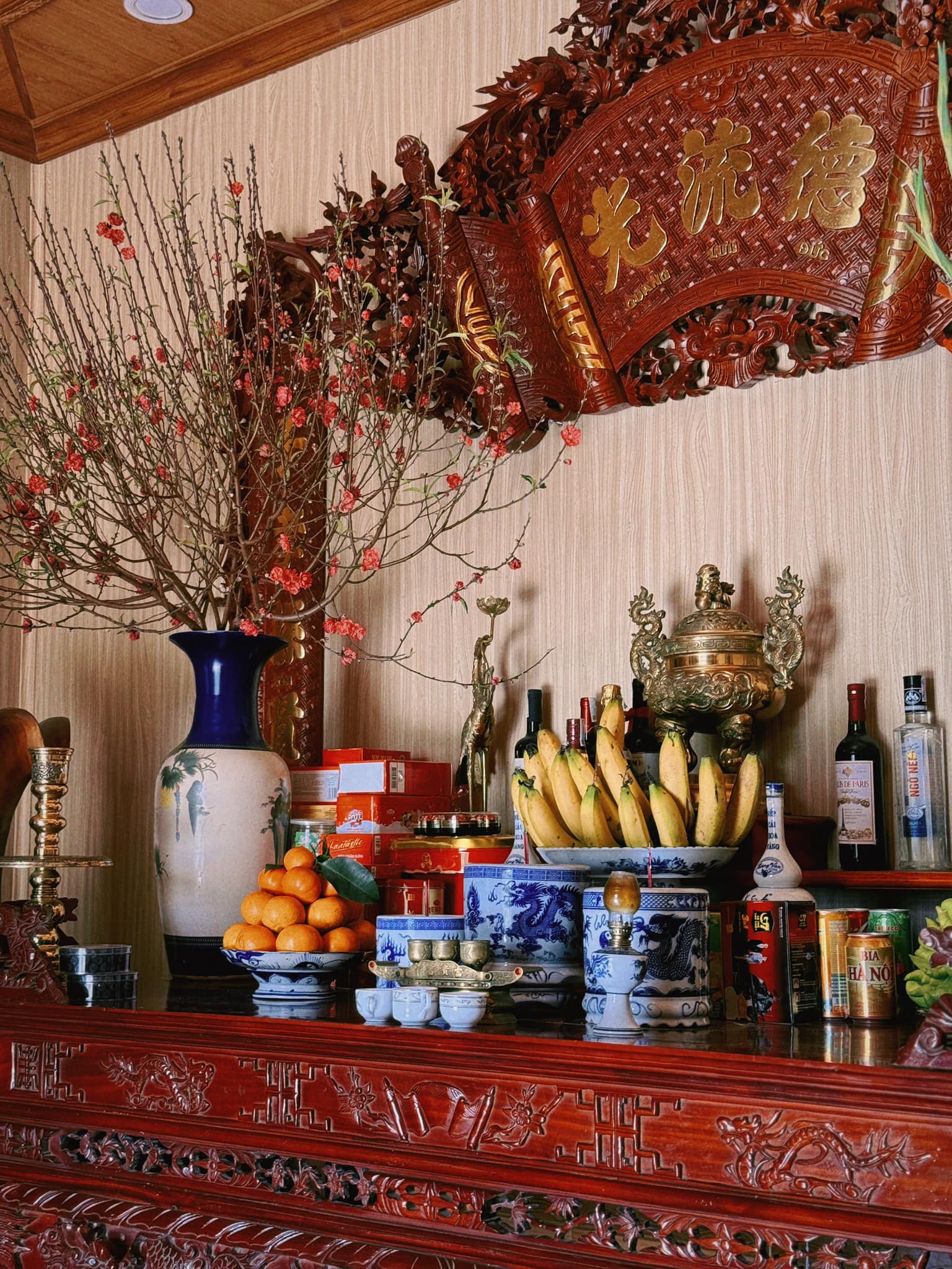 Hòa Minzy về quê Bắc Ninh ăn Tết sớm: Tự đi chợ sắm hoa đào, phụ mẹ dọn dẹp nhà cửa như 