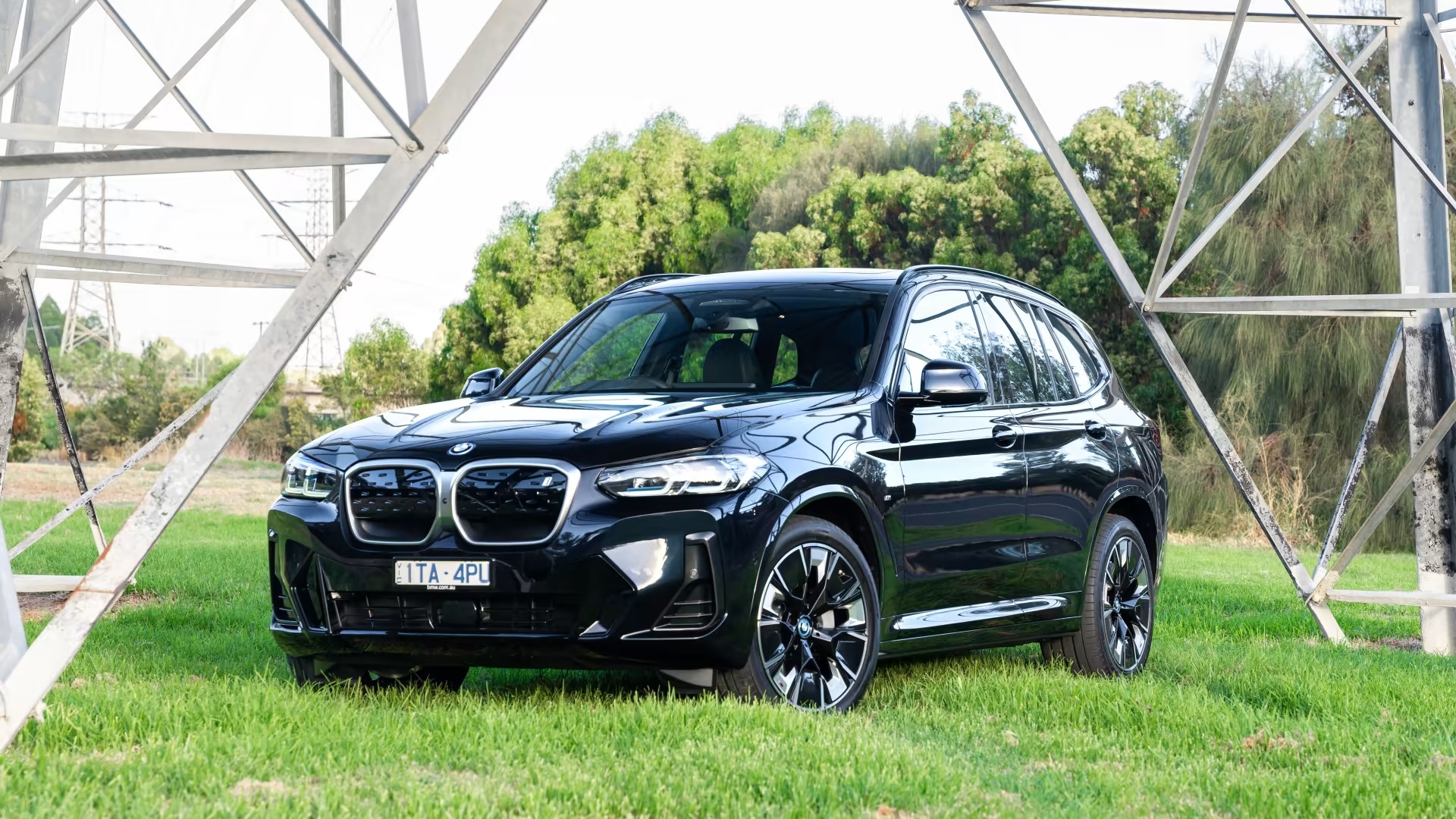 BMW iX3 2025 có thể chạy được 800km/sạc, về Việt Nam khó có đối thủ đọ được tầm vận hành- Ảnh 1.