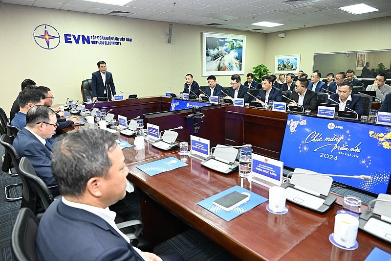 Bộ trưởng Bộ Công Thương kiểm tra công tác đảm bảo xăng dầu - điện Tết Nguyên đán 2024- Ảnh 7.