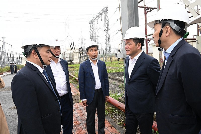 Bộ trưởng Bộ Công Thương kiểm tra công tác đảm bảo xăng dầu - điện Tết Nguyên đán 2024- Ảnh 11.