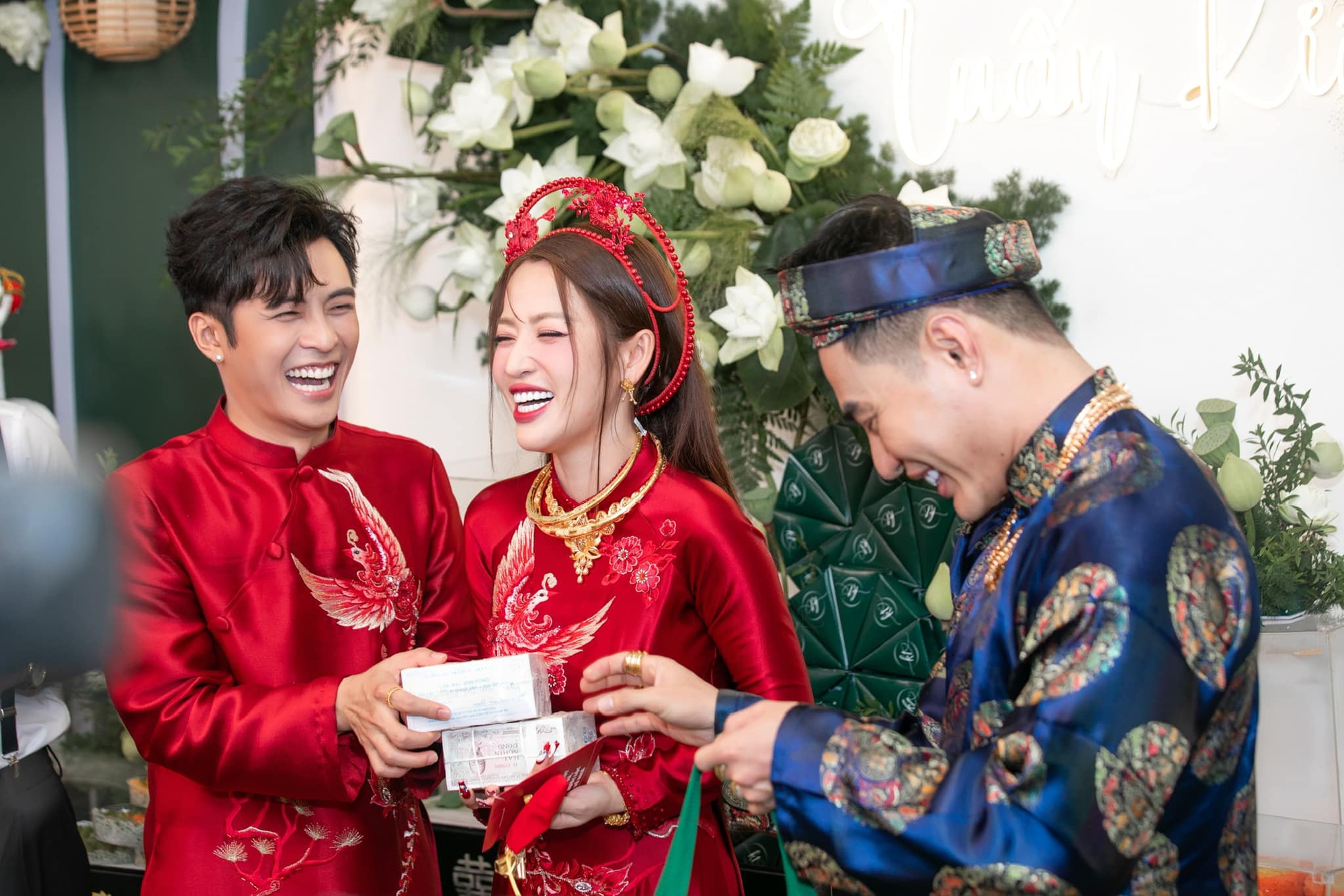 Sao nữ Vbiz có nhiều đám cưới nhất showbiz Việt năm 2023: Sơ hở là làm cô dâu, 2 hôn lễ cực viral!- Ảnh 3.