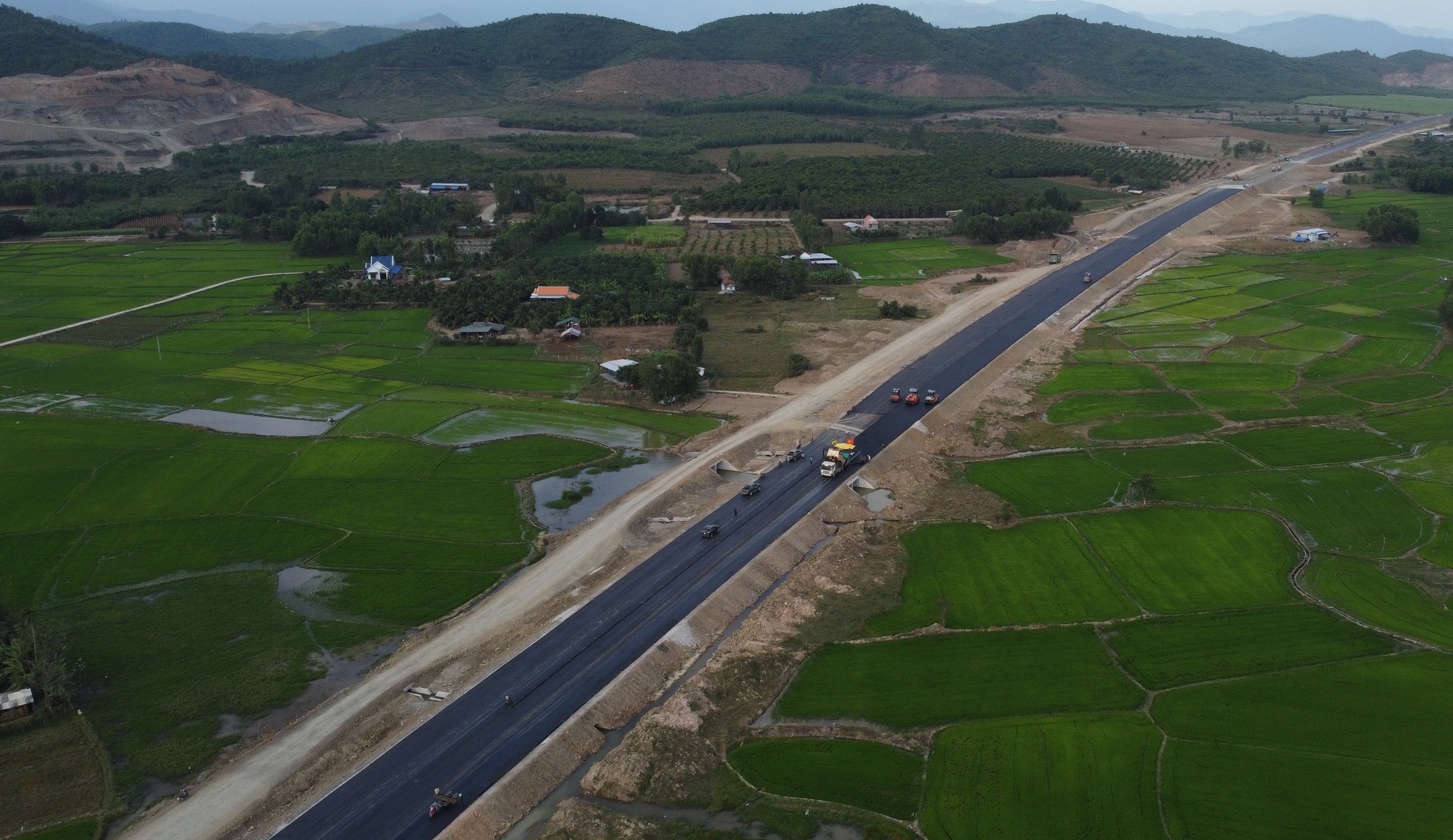 Cao tốc Vân Phong - Nha Trang vượt tiến độ, tăng tốc về đích- Ảnh 8.