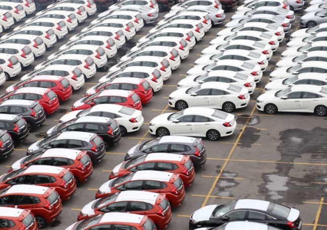 Thị trường ô tô Việt Nam giảm mạnh nhất khu vực trong năm 2023- Ảnh 2.