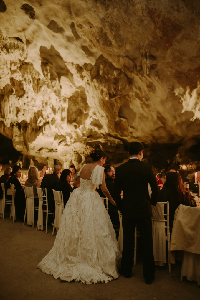 Danh tính dâu xinh rể xịn làm lễ cưới gây sốt trong hang động ở Quảng Ninh: Đàng gái gây bất ngờ khi tự lo liệu từ A-Z!- Ảnh 5.