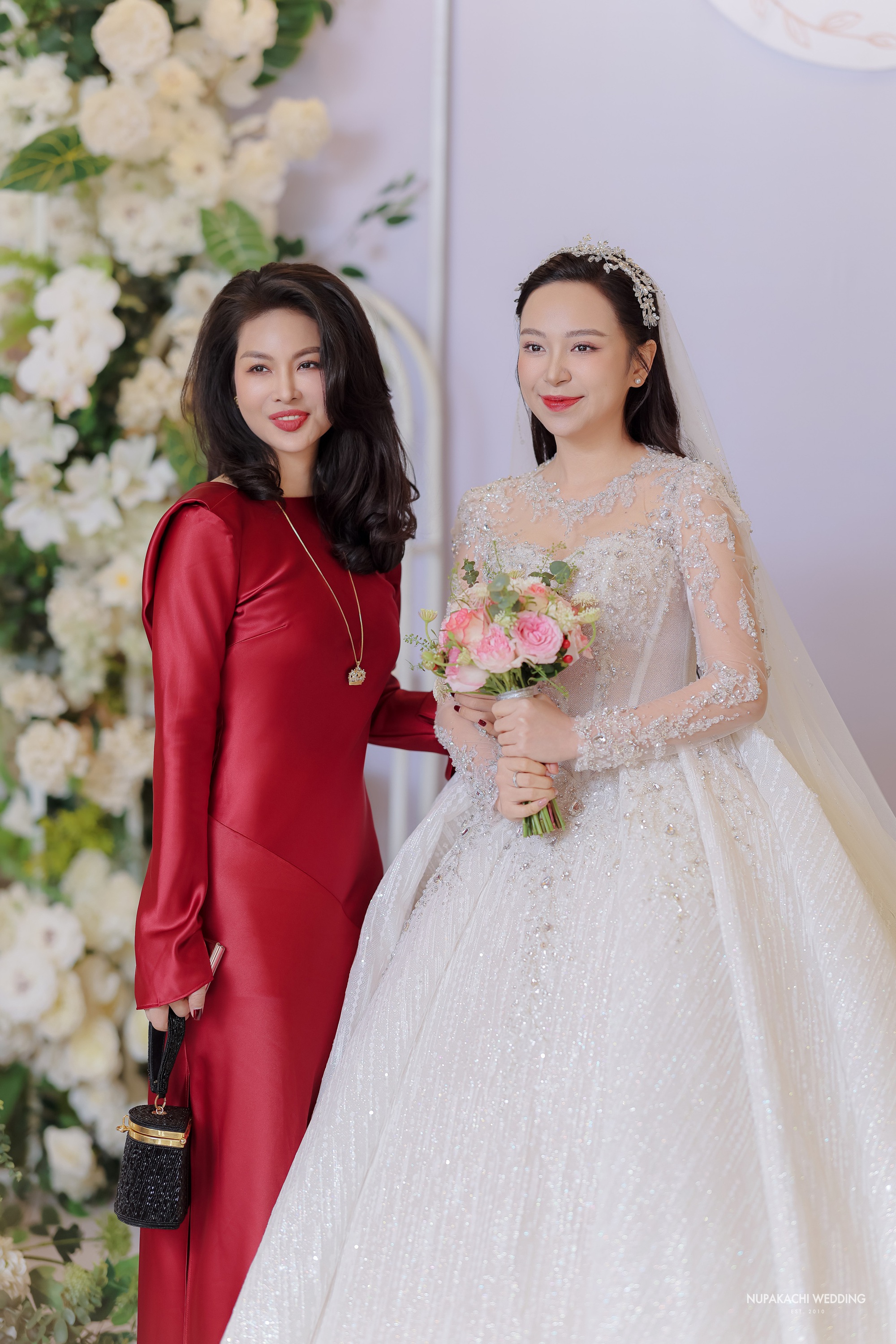 Lễ cưới diễn viên Kim Oanh: Nhã Phương - Lê Giang và dàn sao đổ bộ, cô dâu diện váy cưới 600 triệu- Ảnh 22.