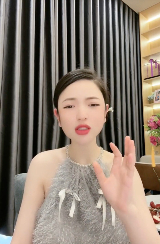 Kiếm 1,6 tỷ sau hơn 60 phút livestream, Chu Thanh Huyền đã dùng chiêu thức gì để 