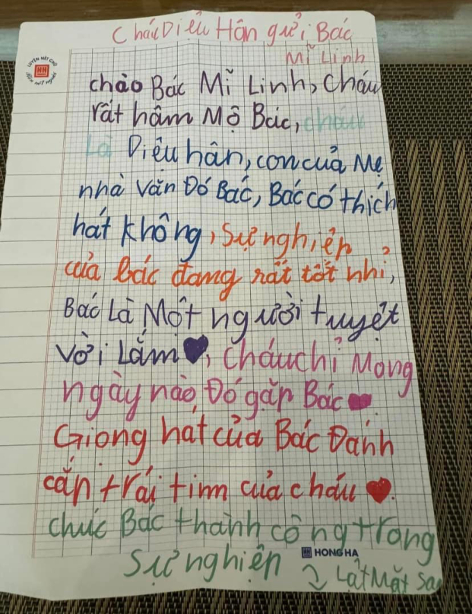 Con gái của BTV một nhà xuất bản gửi thư cho ca sĩ Mỹ Linh, lật mặt sau trang giấy mà 