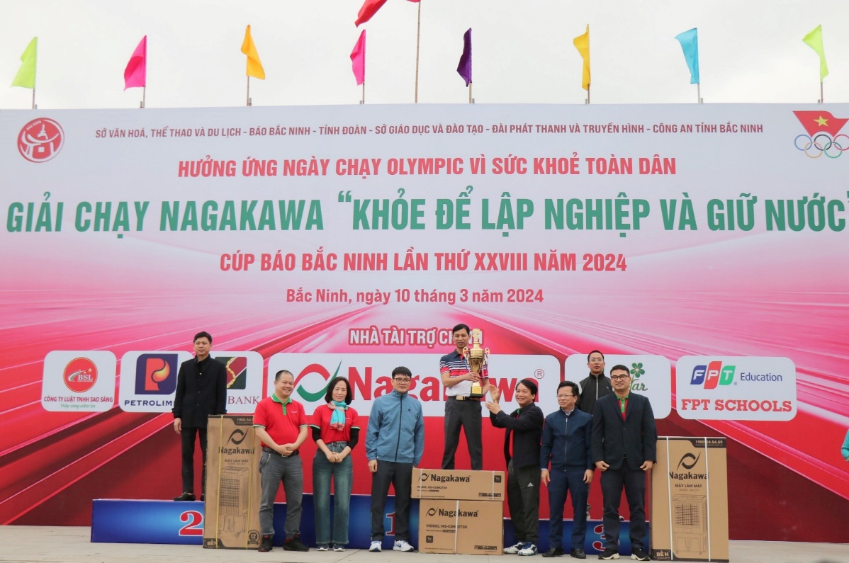 Giải chạy Nagakawa Cúp Báo Bắc Ninh sôi động hàng nghìn VĐV- Ảnh 1.