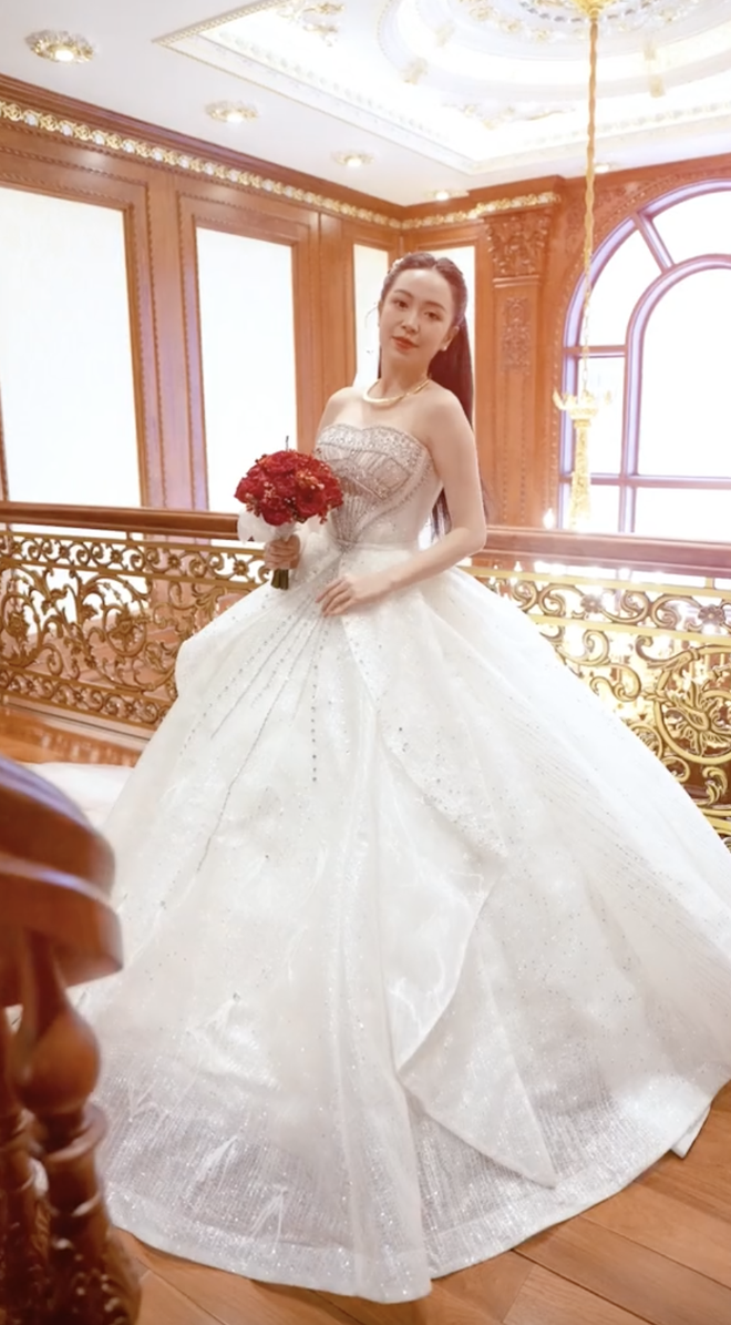 Kim Oanh hé lộ màn trao nhẫn cưới có 1-0-2 với chồng gia thế khủng, biểu cảm cô dâu chiếm trọn spotlight- Ảnh 8.