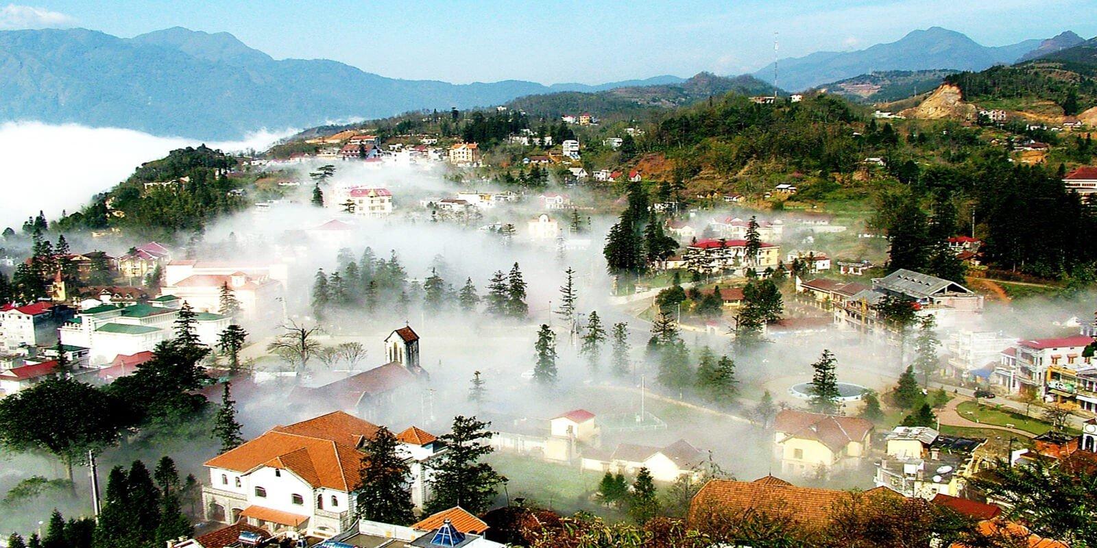 Thị trấn được báo chí quốc tế ca ngợi đẹp bậc nhất thế giới: Từng lập kỷ lục nơi lạnh nhất Việt Nam- Ảnh 1.