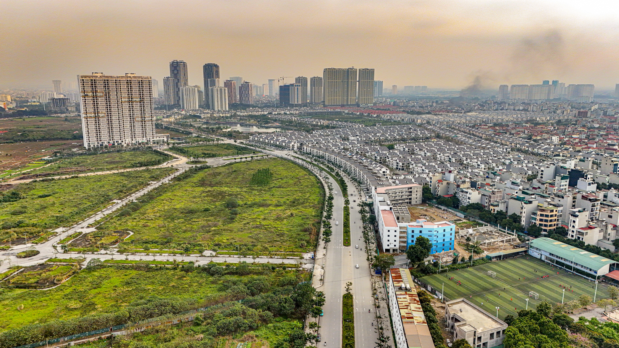 Cảnh “rừng căn hộ” mọc san sát tại thành phố có nhiều nhà cao tầng nhất Việt Nam- Ảnh 10.