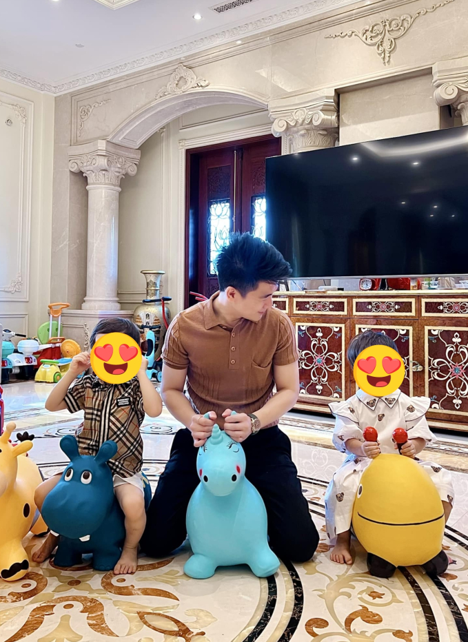 Thiếu gia tập đoàn nghìn tỷ có cuộc sống sống xa hoa, làm bố đơn thân gần 5 năm nhưng danh tính vợ vẫn là điều bí ẩn nhất!- Ảnh 5.