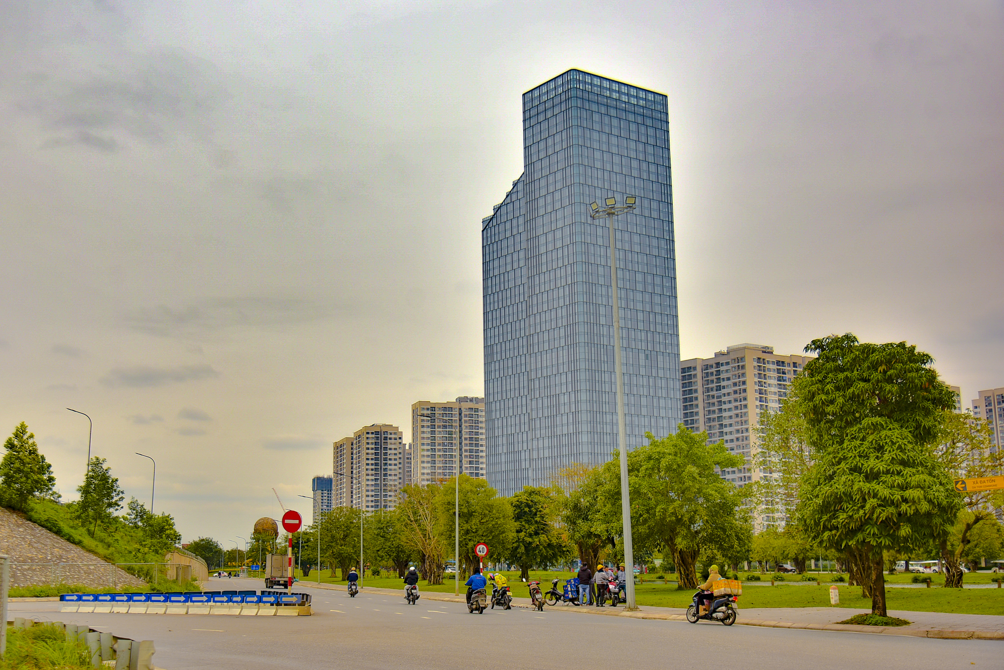 Cảnh “rừng căn hộ” mọc san sát tại thành phố có nhiều nhà cao tầng nhất Việt Nam- Ảnh 9.
