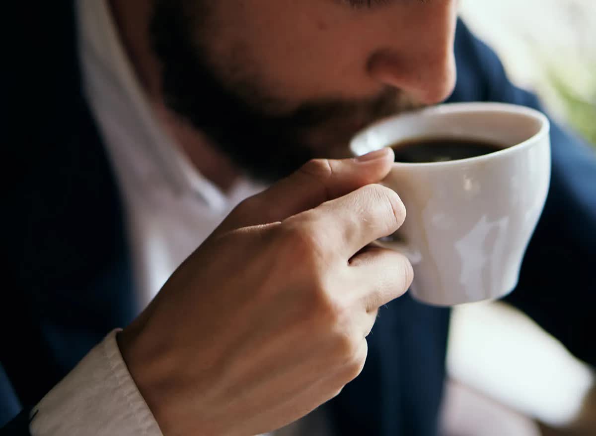 BS tiêu hóa Mỹ: Uống cà phê cần nhớ 4 lưu ý 