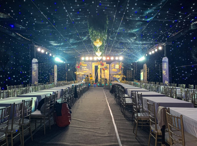 Quang Hải tổ chức đám cưới tại hai địa điểm, dựng rạp siêu hoành tráng ở sân vận động- Ảnh 2.