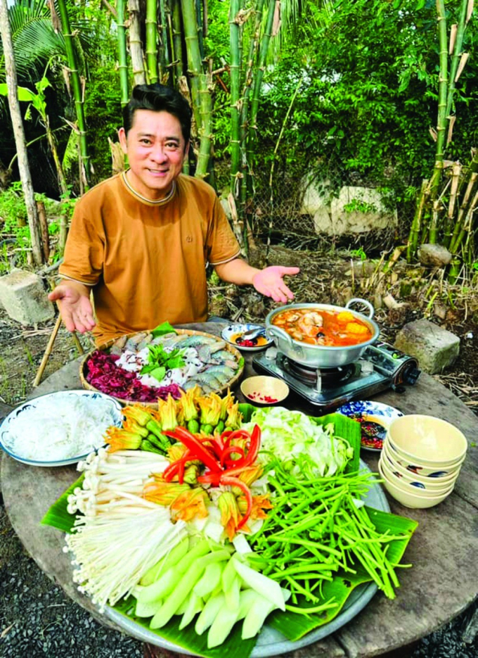 Tài tử Việt đình đám tuổi U60 sống bình dị, dân dã trong nhà vườn rộng 6.000m2, đời tư bí ẩn