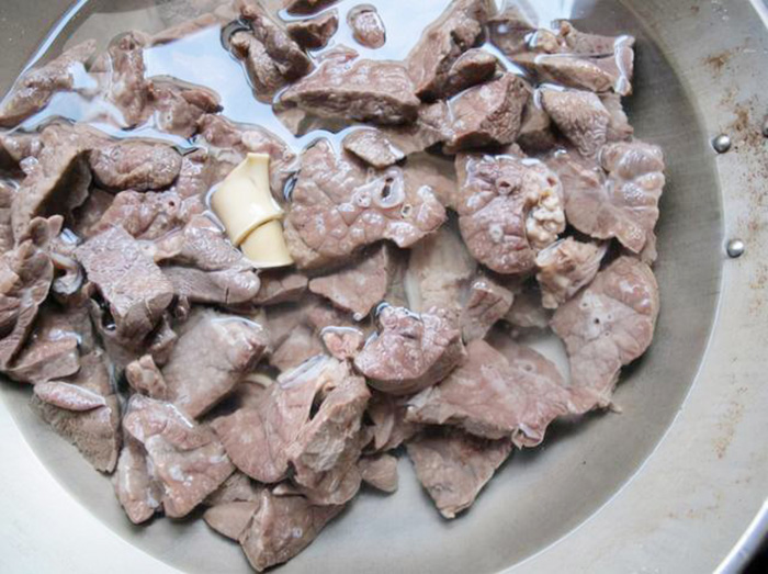 Hầu hết chất độc trong con lợn đều tích tụ vào bộ phận này nhiều người Việt thích ăn- Ảnh 1.