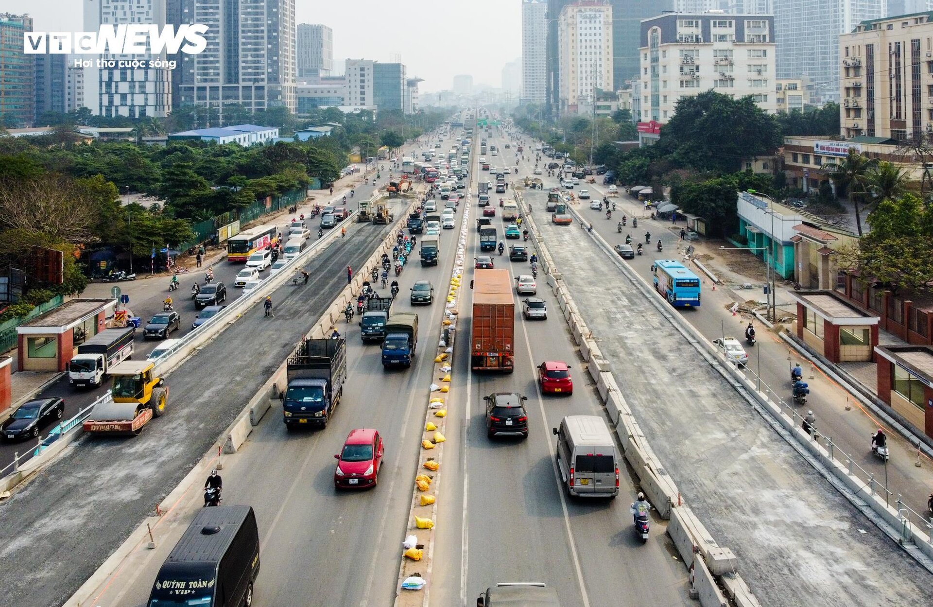 Hiện trạng 2 cầu vượt thép 340 tỷ đồng ở Hà Nội trước ngày thông xe- Ảnh 5.