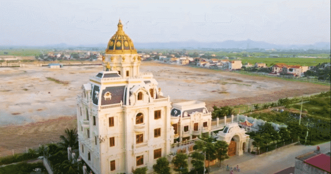 Không chỉ có Tràng An - Bái Đính, Ninh Bình còn là mảnh đất của những dinh thự bạc tỷ, 1 gia đình xây luôn 5 lâu đài liền kề!- Ảnh 15.