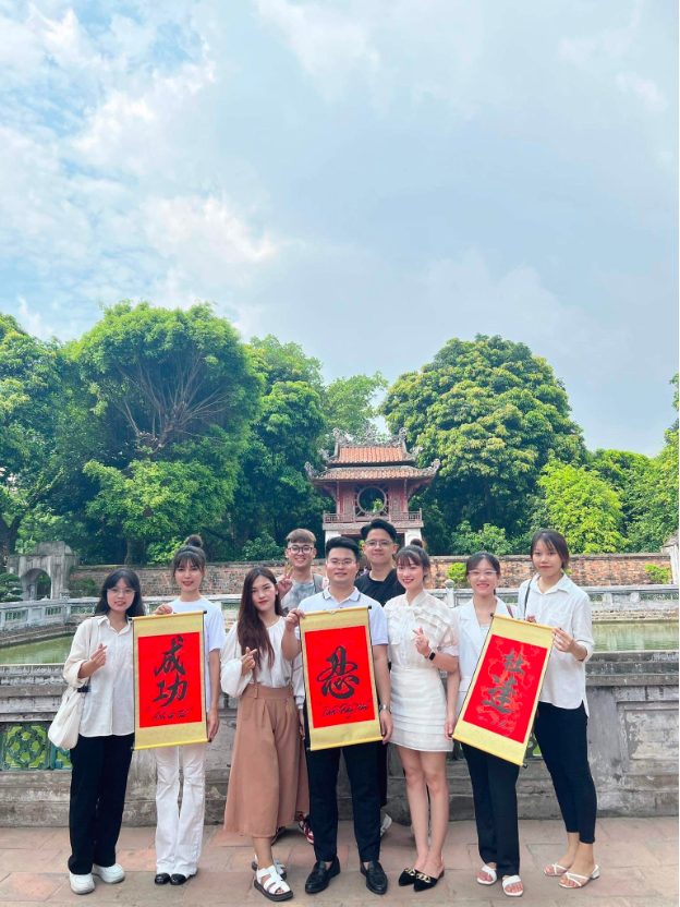 Chinh phục kỳ thi THPT quốc gia 2024 môn toán cùng thầy Nguyễn Phan Tiến- Ảnh 2.