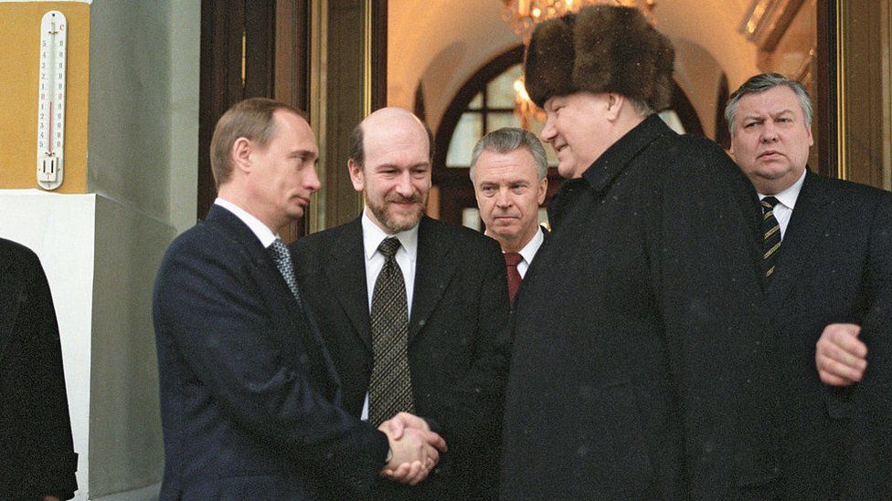Nấc thang quyền lực của Tổng thống Putin: Hé lộ cuộc gặp gỡ định mệnh với người 