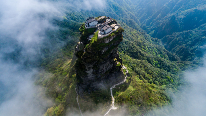 Chùa cổ tọa lạc trên đỉnh núi 2.500 mét ở Trung Quốc, được ví như tiên cảnh hạ giới- Ảnh 2.