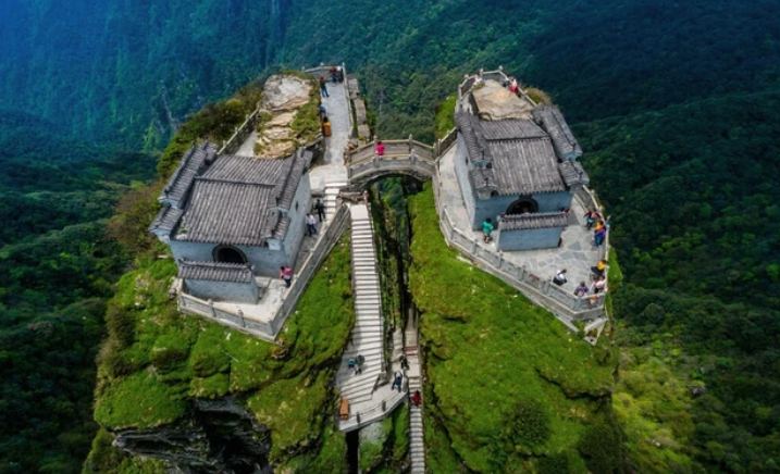 Chùa cổ tọa lạc trên đỉnh núi 2.500 mét ở Trung Quốc, được ví như tiên cảnh hạ giới- Ảnh 3.