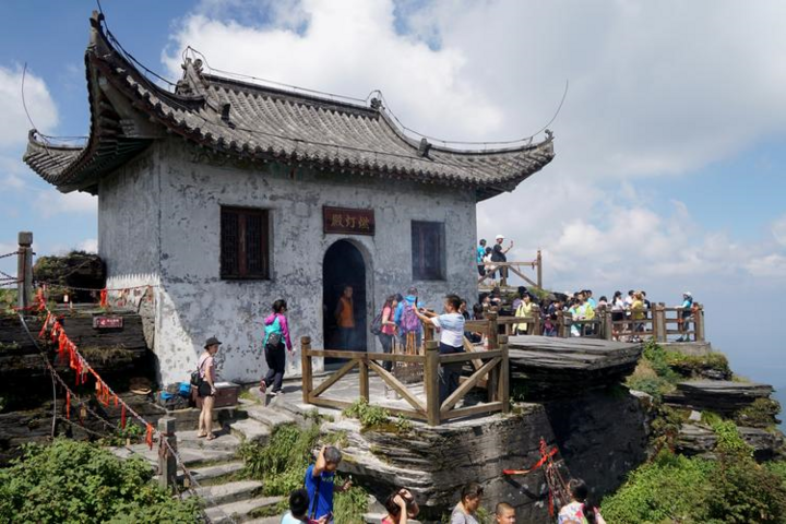 Chùa cổ tọa lạc trên đỉnh núi 2.500 mét ở Trung Quốc, được ví như tiên cảnh hạ giới- Ảnh 5.