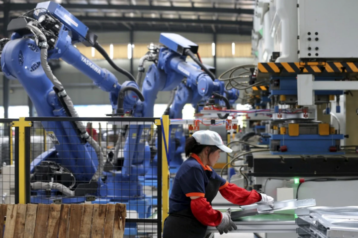 Lao động Trung Quốc đang bị robot 'chiếm lĩnh' với tốc độ nhanh nhất thế giới- Ảnh 1.