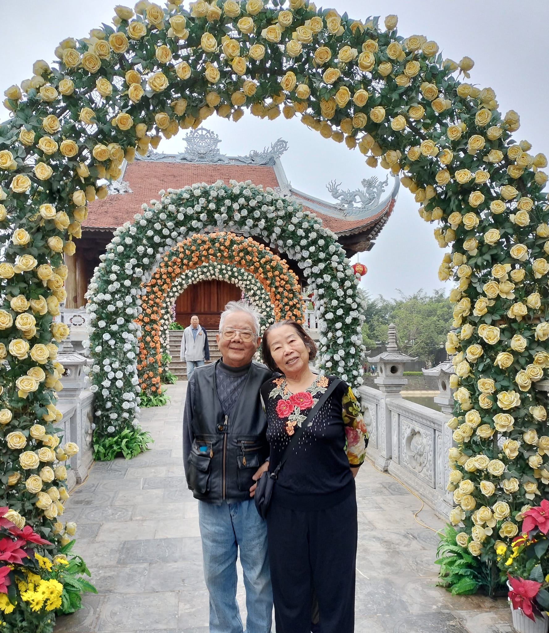 Cụ ông 85 tuổi ở Hà Nội yêu cụ bà 80 tuổi quen qua mạng: 