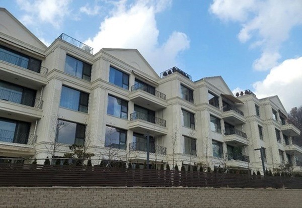 Soi căn biệt thự nằm trong khu nhà giàu của Han So Hee, mua và trả một lúc bằng tiền mặt hơn 36 tỷ