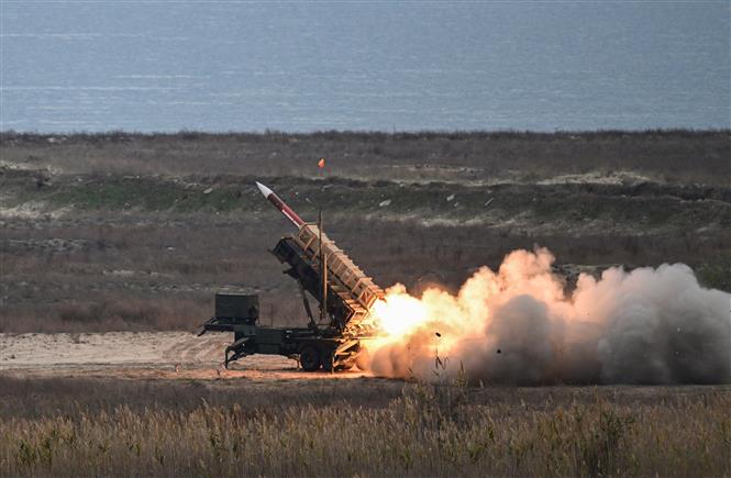 Để chế tạo thêm tên lửa cho Ukraine, Mỹ dựa vào một đồng minh ở cách xa 16.000 km- Ảnh 1.