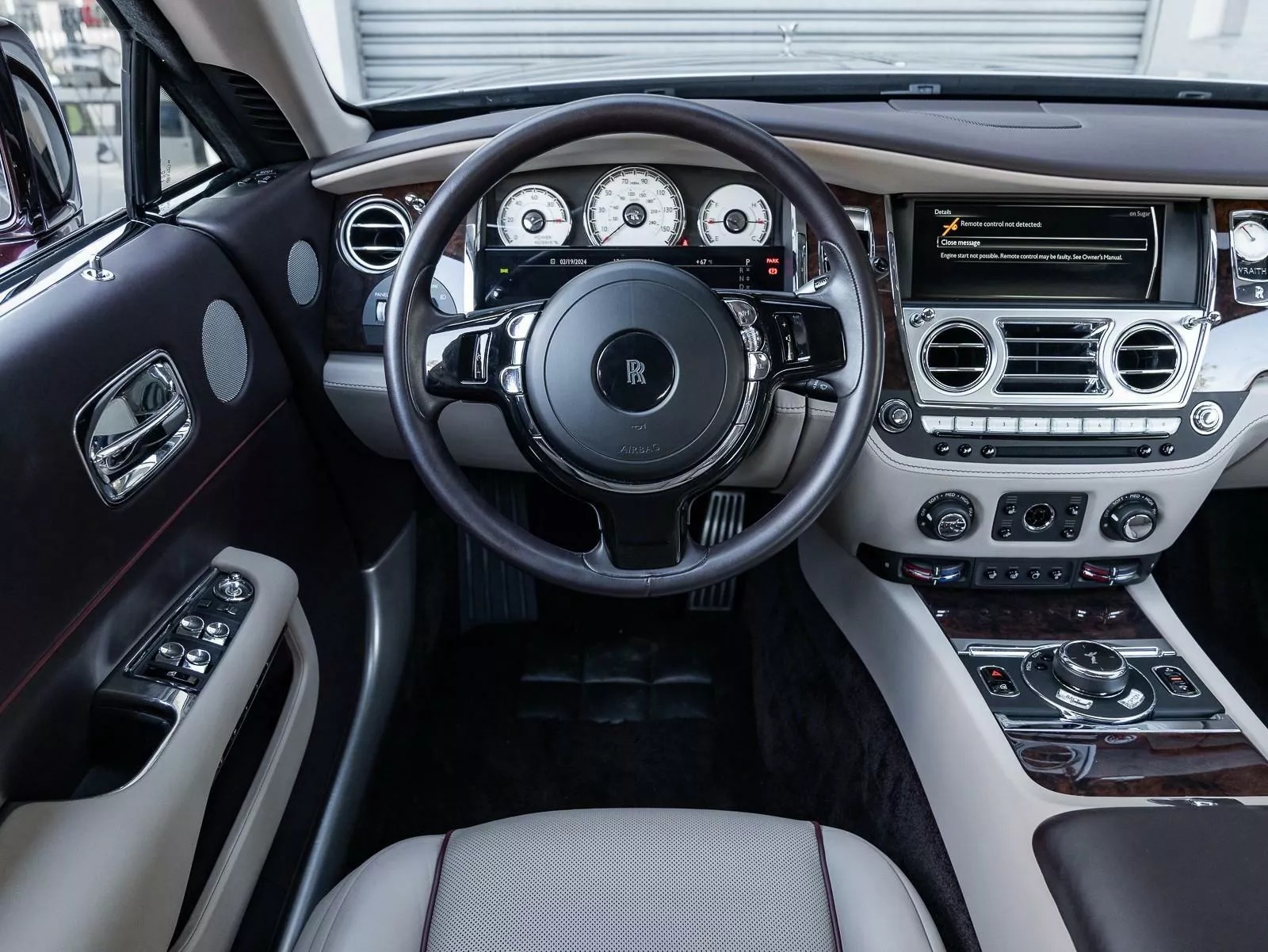 Rao bán Bugatti Chiron giá quy đổi hơn 95 tỷ đồng, chủ xe hứa tặng kèm Rolls-Royce Wraith hợp tông màu- Ảnh 9.