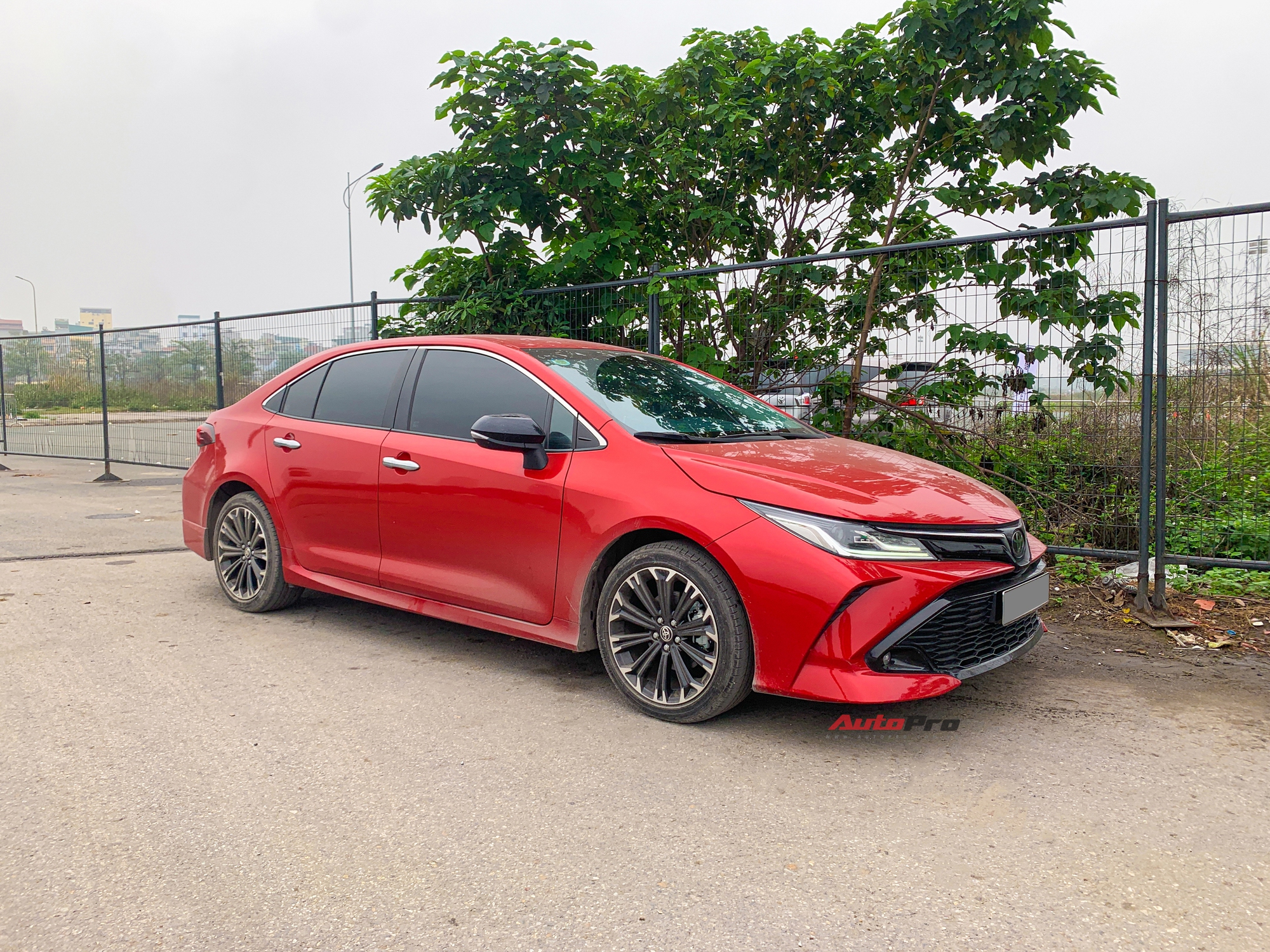 Toyota Corolla Altis GR Sport đầu tiên xuất hiện tại Việt Nam: Ngoại hình hầm hố khác hẳn phong cách ‘doanh nhân’, đấu Civic RS- Ảnh 1.