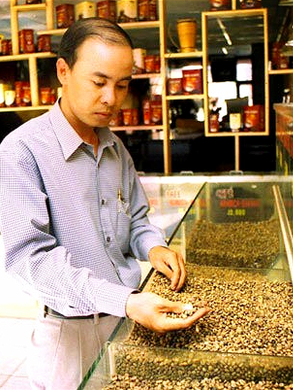 Nung nấu làm giàu như ông Đặng Lê Nguyên Vũ: 22 tuổi rụng hết tóc vì ‘ủ mưu’, trở thành ông chủ đế chế cà phê nuôi mộng kiếm 1.000 tỷ USD cho Việt Nam- Ảnh 1.