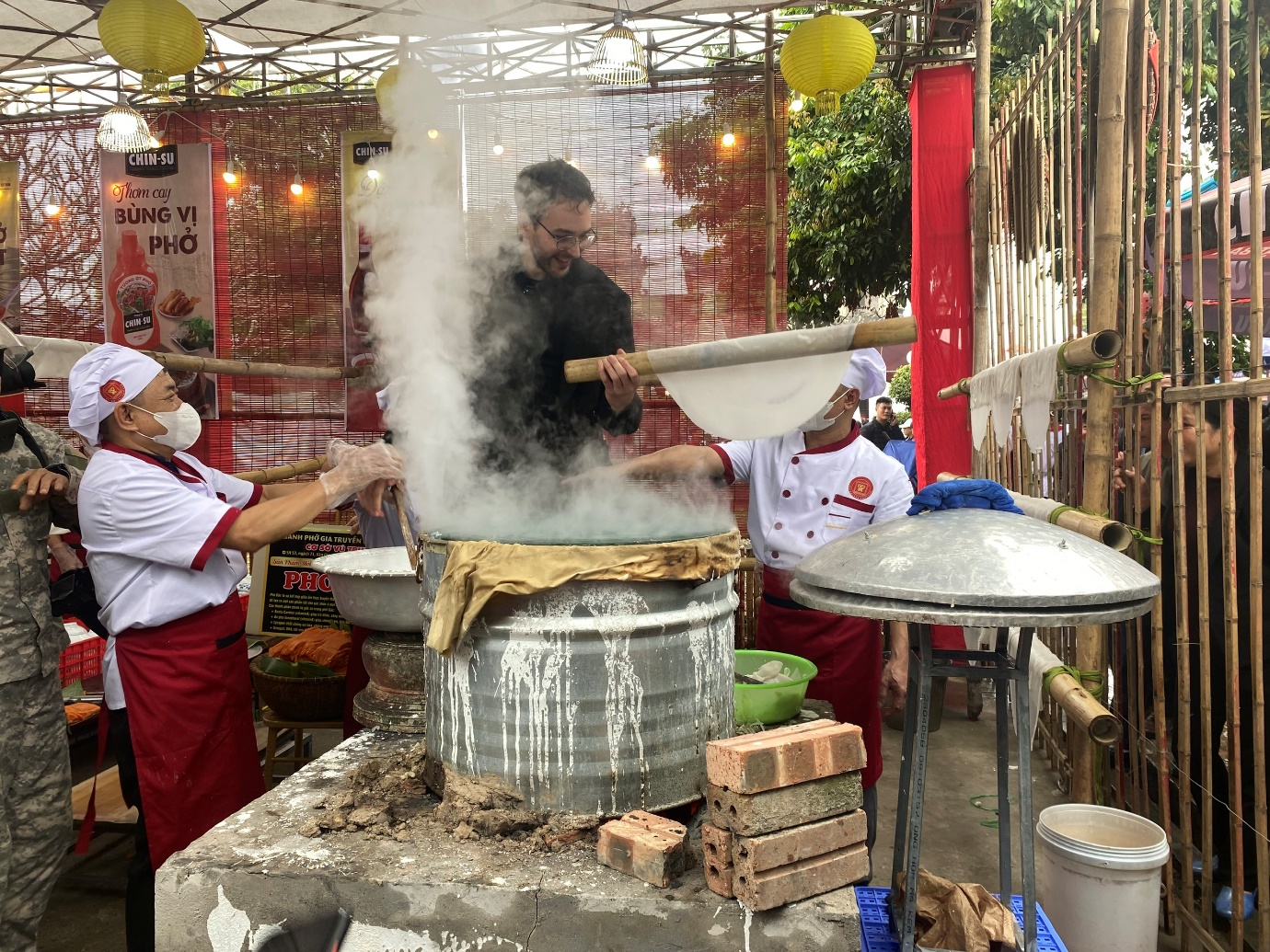 Hàng nghìn du khách đến trải nghiệm tại Festival Phở 2024- Ảnh 4.