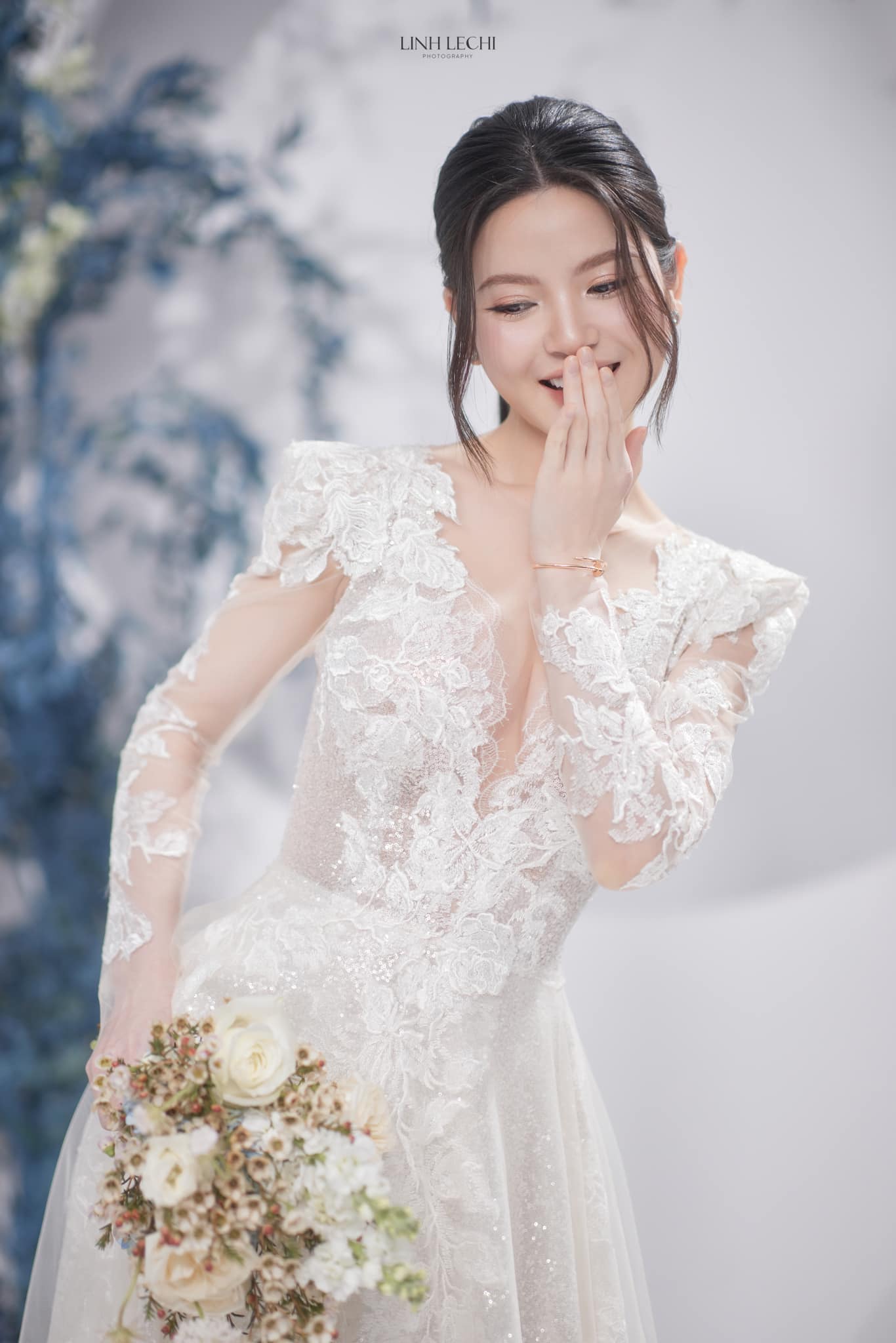 Xả loạt ảnh cưới nét căng của Quang Hải - Chu Thanh Huyền, cô dâu chơi lớn diện đến 7 bộ váy cưới?- Ảnh 5.